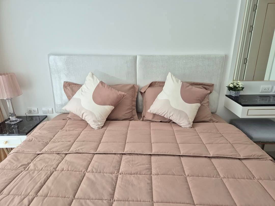 Convenient Access Condo 1 Bed, 1Bath 32 SQM. @ The Empire Tower Pattaya