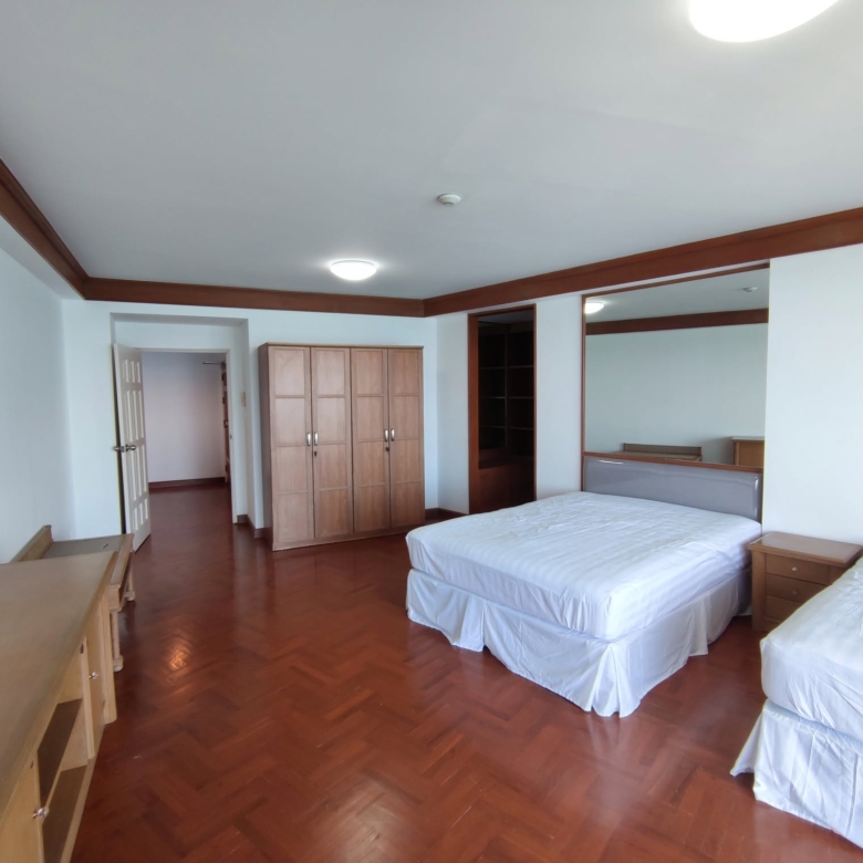 A Panoramic Ocean View Condo 4 Bed, 4 Bath 334 SQM. @ Royal Cliff Garden Pattaya