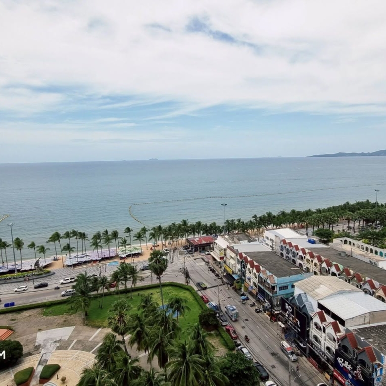 Beautiful Studio Condo 48 SQM. @ Jomtien Plaza Condotel