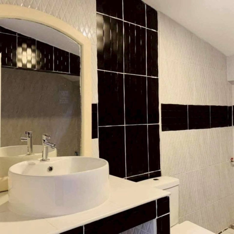 Newly Renovated House & Office 5 Bed, 4 Bath 110 SQW. @ Wanthana Village