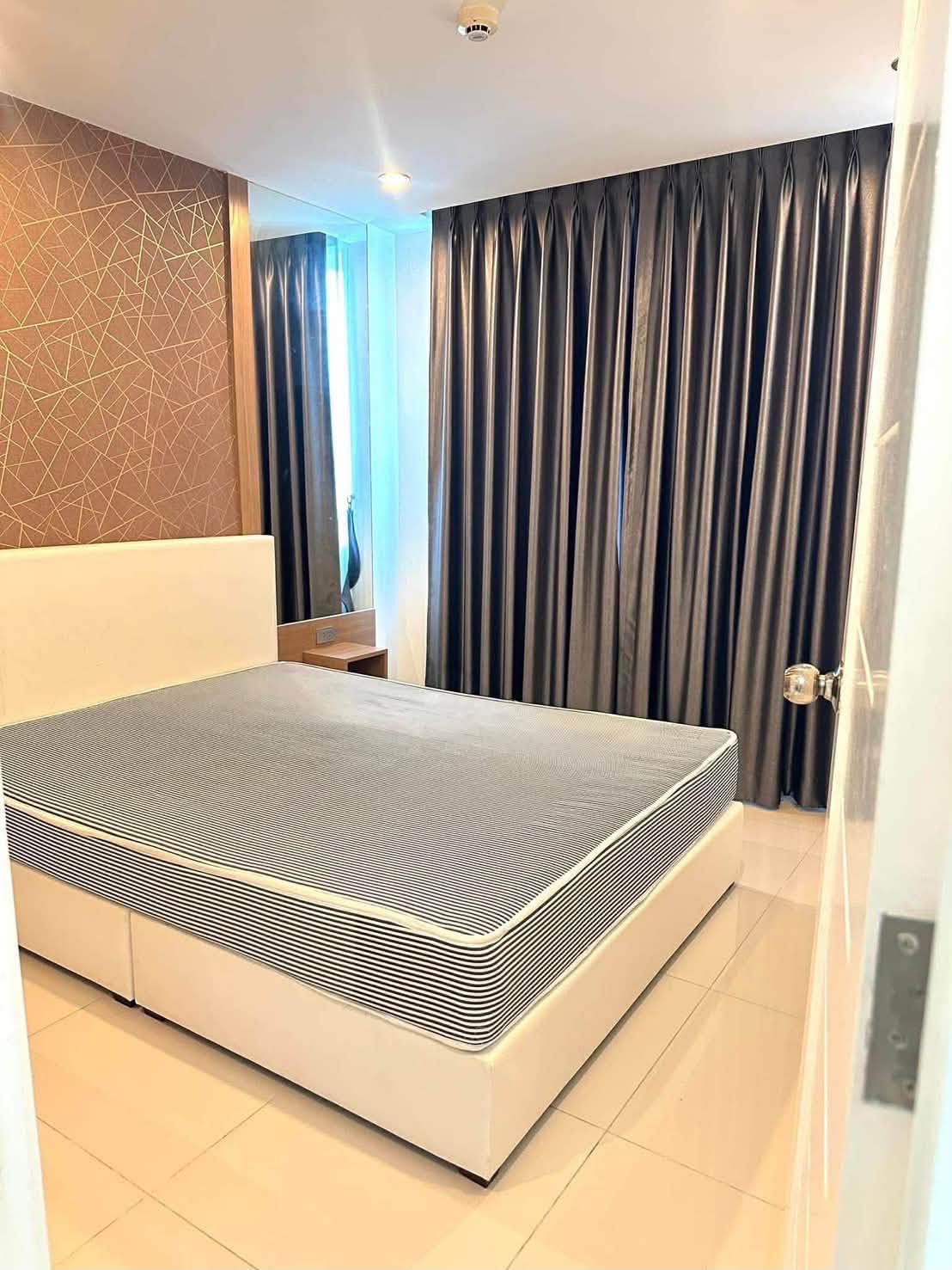 Contemporary Studio 35.37 SQM. @Amazon Condo Pattaya