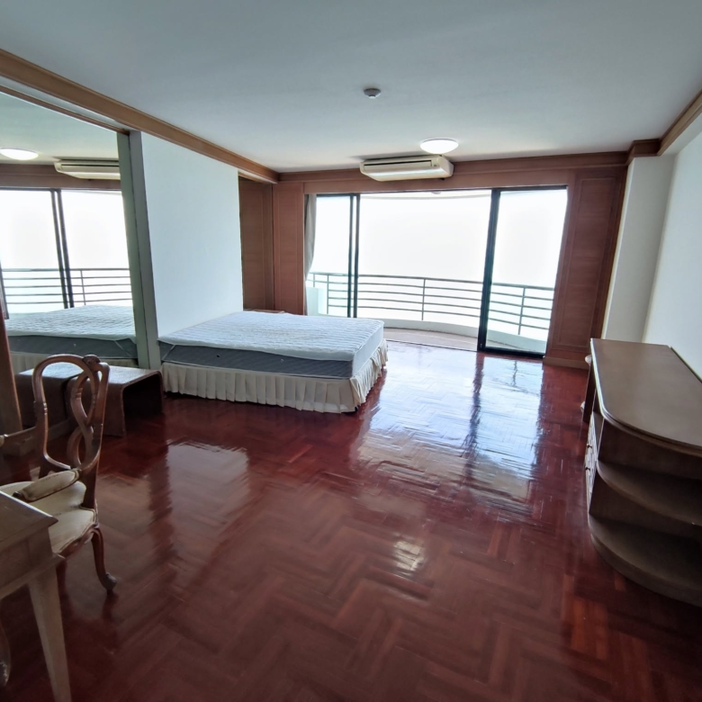 A Panoramic Ocean View Condo 4 Bed, 4 Bath 334 SQM. @ Royal Cliff Garden Pattaya