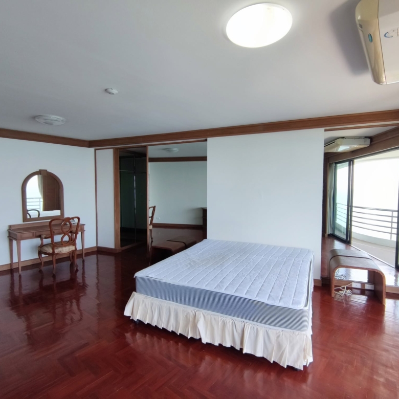 A Panoramic Ocean View Condo 4 Bed, 4 Bath 334 SQM. @ Royal Cliff Garden Pattaya