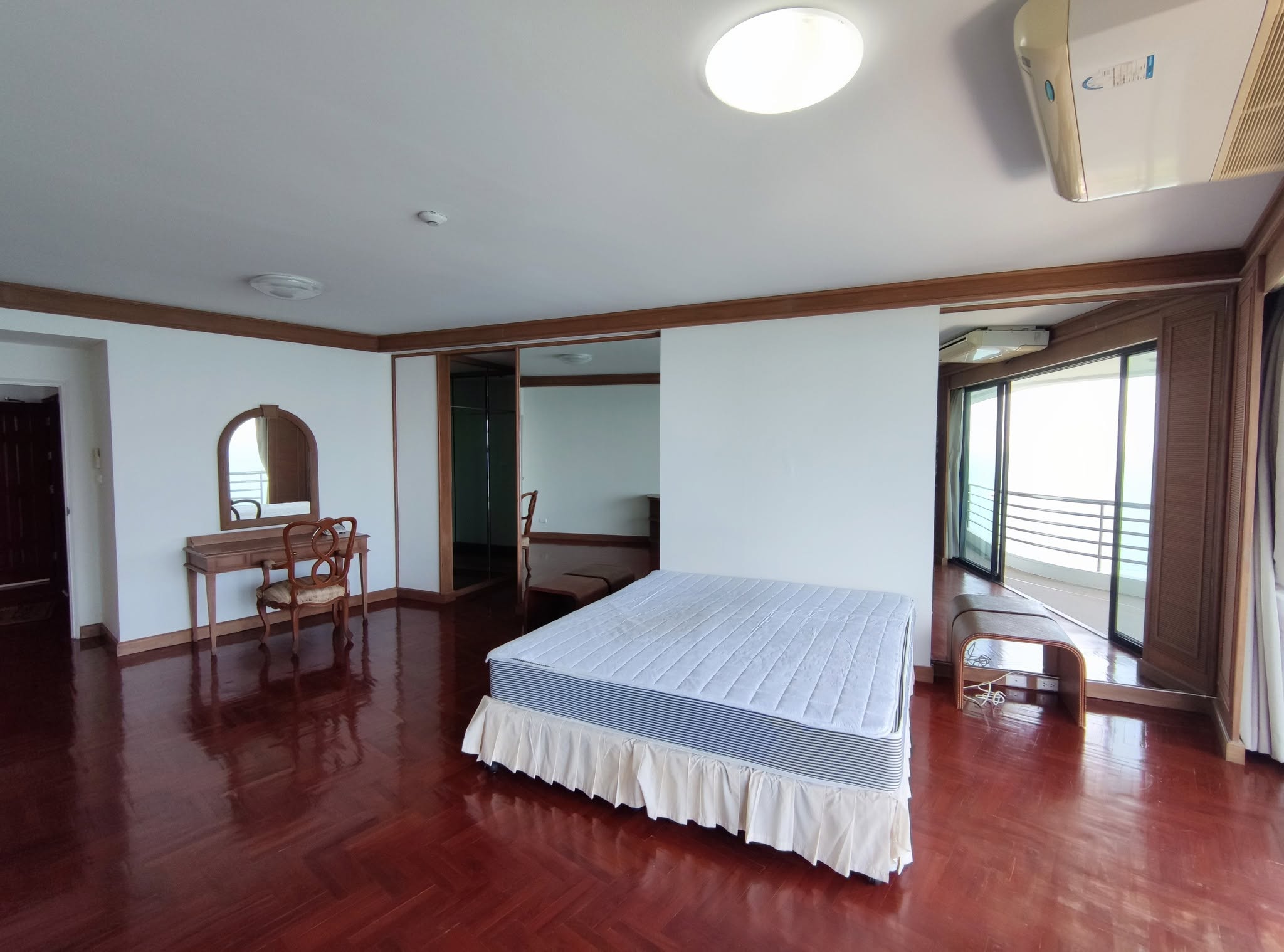 A Panoramic Ocean View Condo 4 Bed, 4 Bath 334 SQM. @ Royal Cliff Garden Pattaya