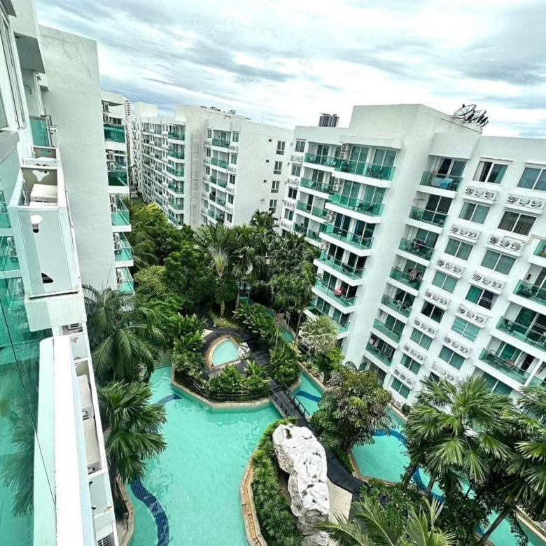 Contemporary Studio 35.37 SQM. @Amazon Condo Pattaya
