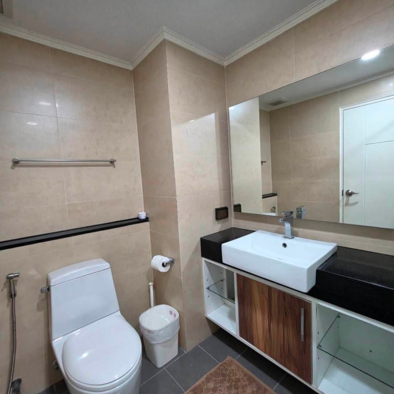 Nice & Peaceful Condo 2 Bed, 2 Bath 62.92 SQM. @ Dusit Grand Park 1 Location: Dusit Grand Park 1