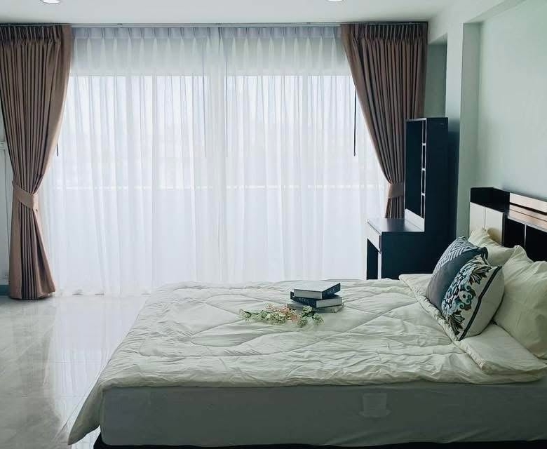 Luxury Style Decoration Condo 3 Bed, 2 Bath 156 SQM. @ Thepprasit Housing Authority