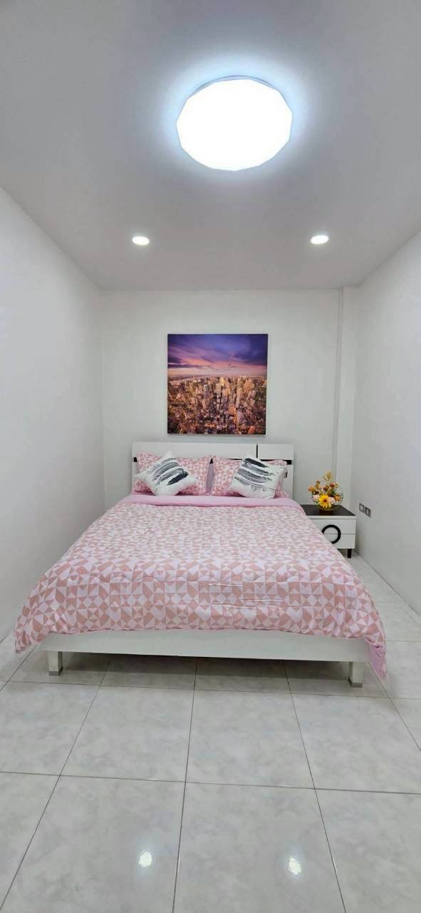 LINE_ALBUM_172026 _1_260701_10 Good Location Townhouse 4 Bed, 5 Bath 18 SQW. @ Pratamnak Hill Soi 5