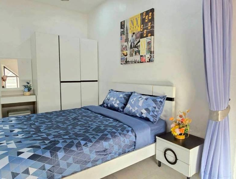 Good Location Townhouse 4 Bed, 5 Bath 18 SQW. @ Pratamnak Hill Soi 5