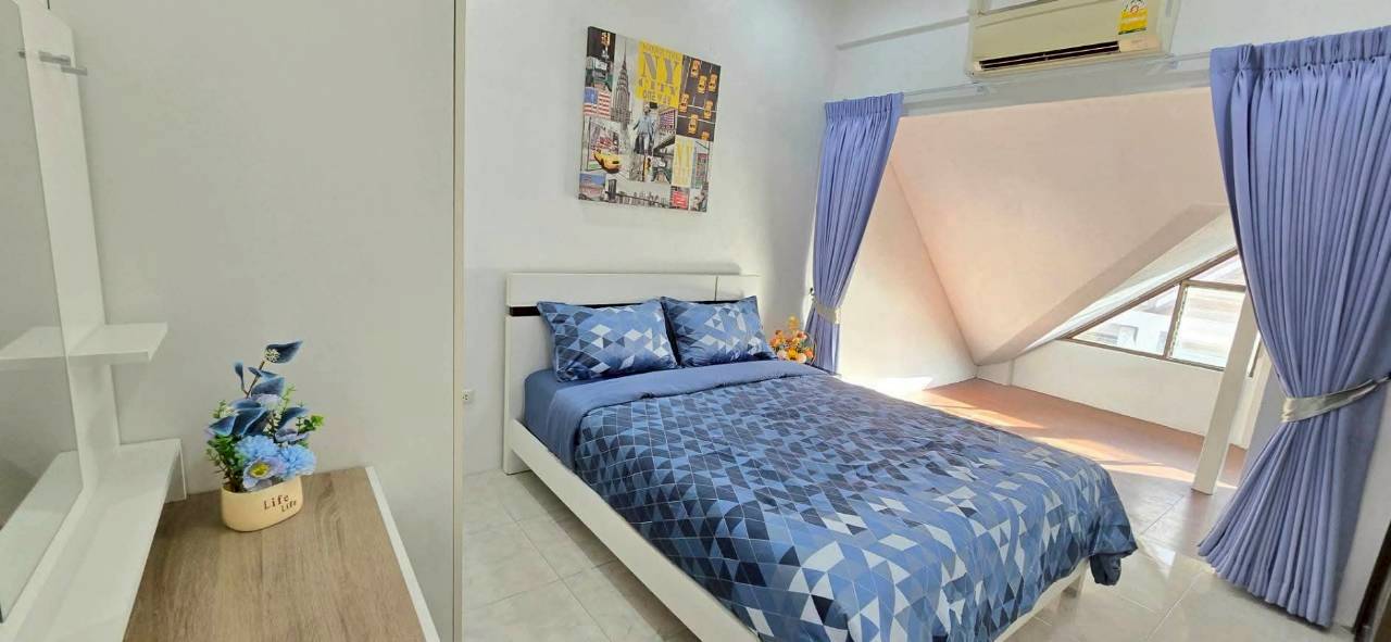 LINE_ALBUM_172026 _1_260701_16 Good Location Townhouse 4 Bed, 5 Bath 18 SQW. @ Pratamnak Hill Soi 5