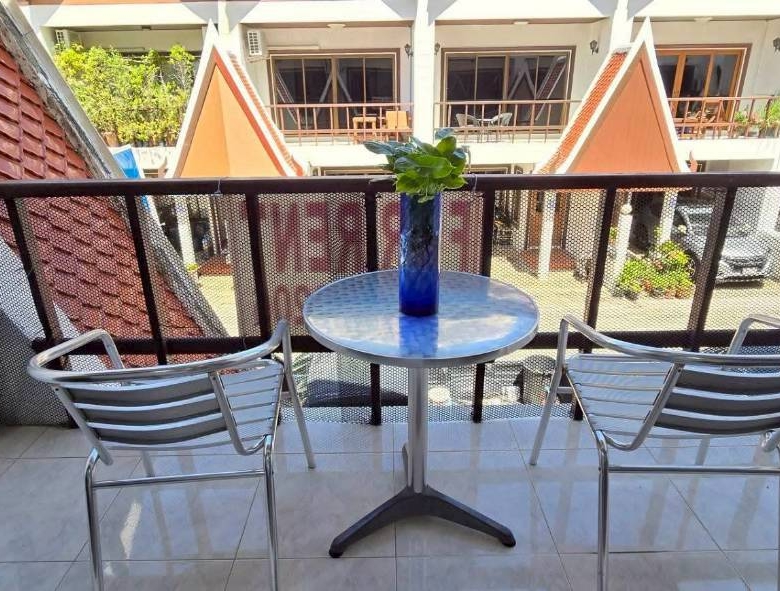 Good Location Townhouse 4 Bed, 5 Bath 18 SQW. @ Pratamnak Hill Soi 5