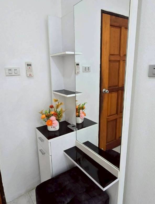 Good Location Townhouse 4 Bed, 5 Bath 18 SQW. @ Pratamnak Hill Soi 5