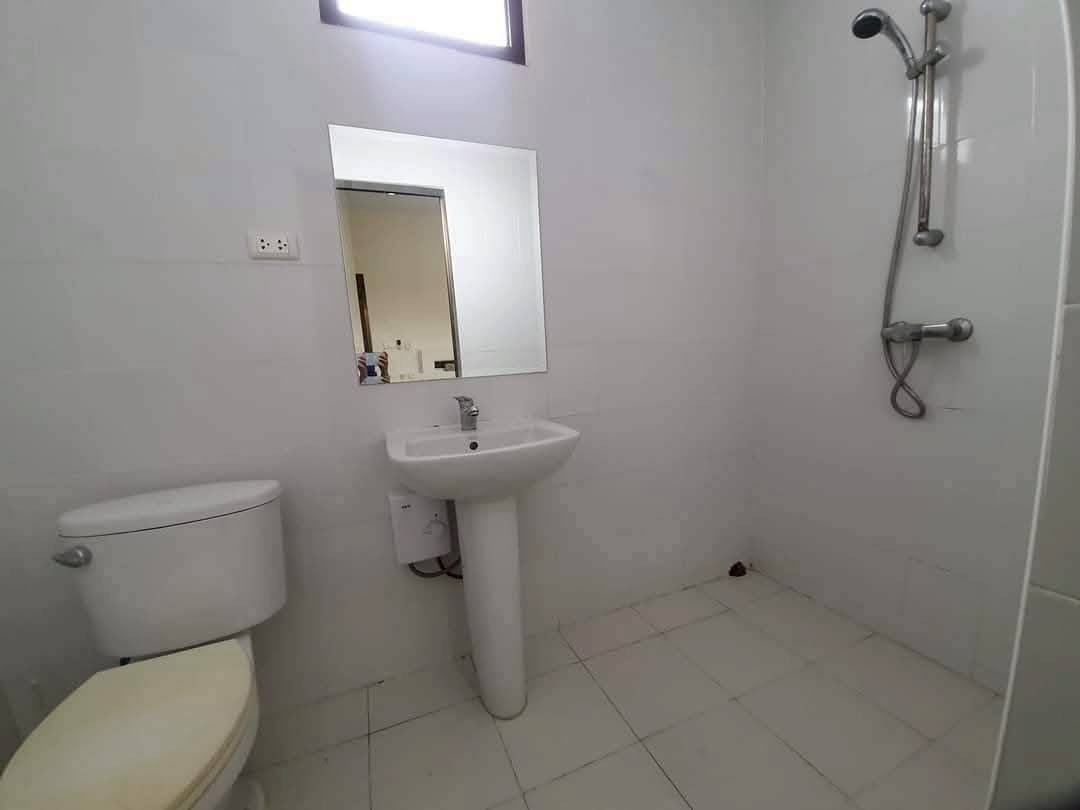 LINE_ALBUM_172026 _1_260701_33 Good Location Townhouse 4 Bed, 5 Bath 18 SQW. @ Pratamnak Hill Soi 5