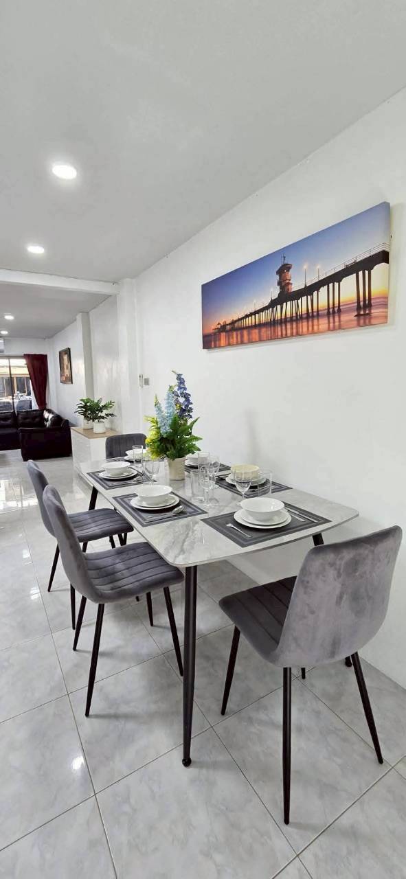 LINE_ALBUM_172026 _1_260701_6 Good Location Townhouse 4 Bed, 5 Bath 18 SQW. @ Pratamnak Hill Soi 5