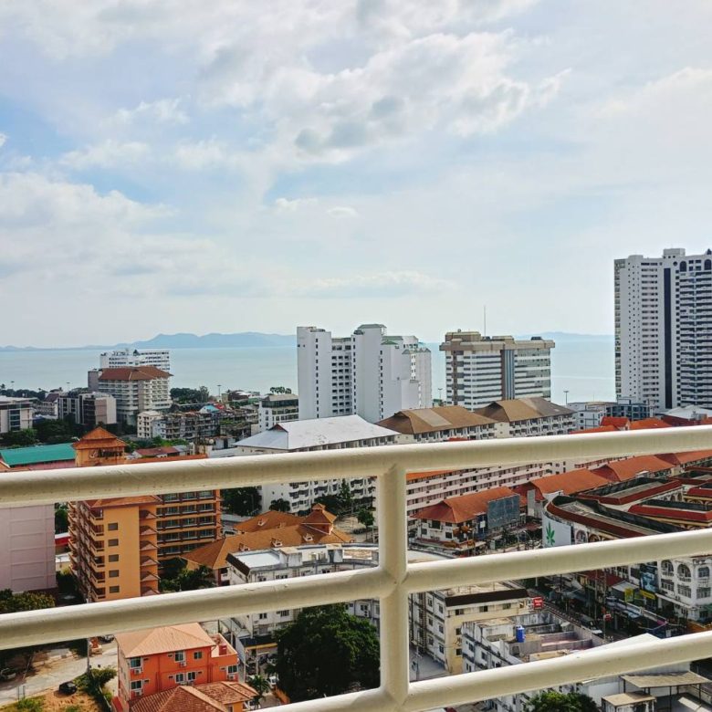 Convenient Access Studio 43 SQM. @ View Talay 2A