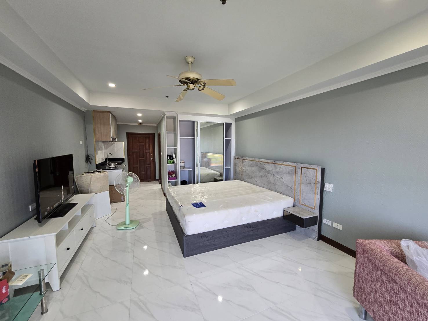 Serene Studio 45 SQM.@ View Talay 2B