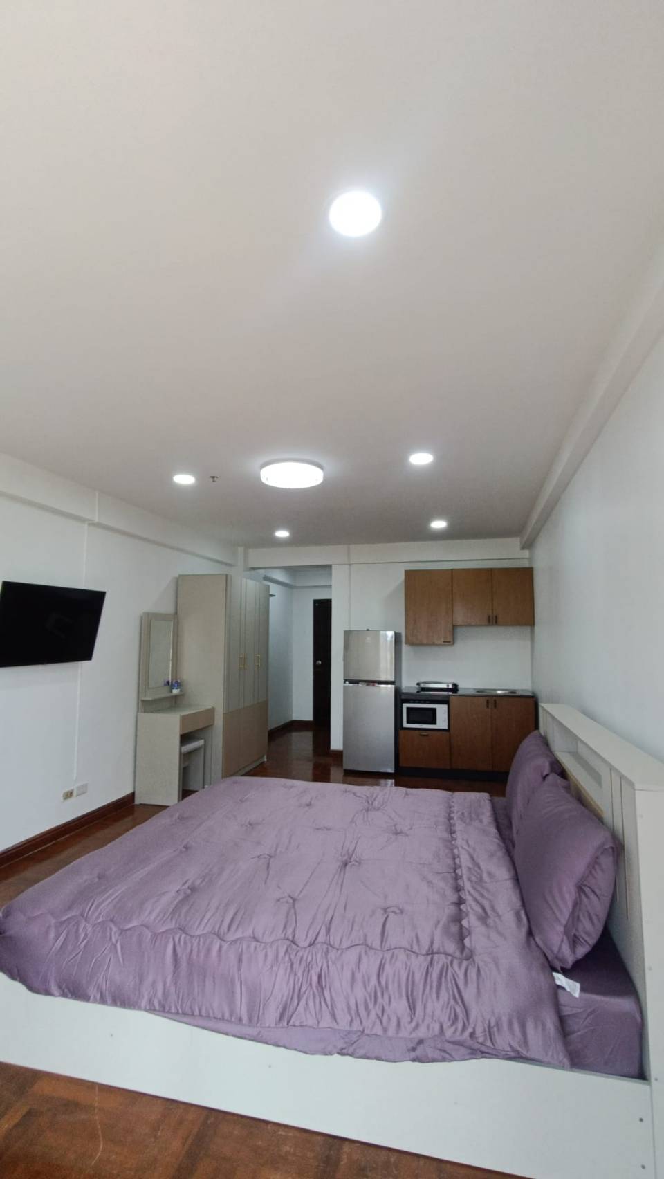  Vibrant Studio 33 SQM.@ Rimhat Condo