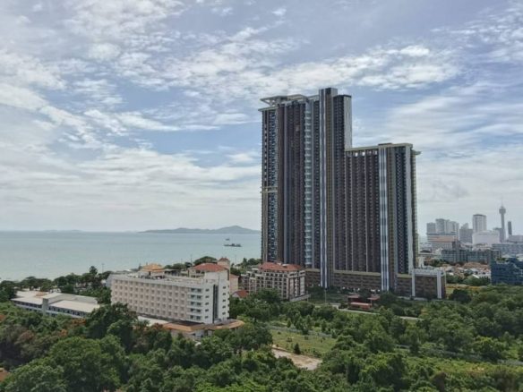  Vibrant Studio 33 SQM.@ Rimhat Condo