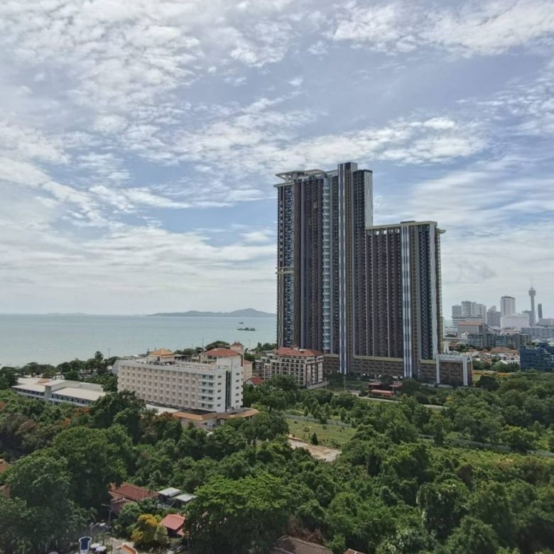  Vibrant Studio 33 SQM.@ Rimhat Condo
