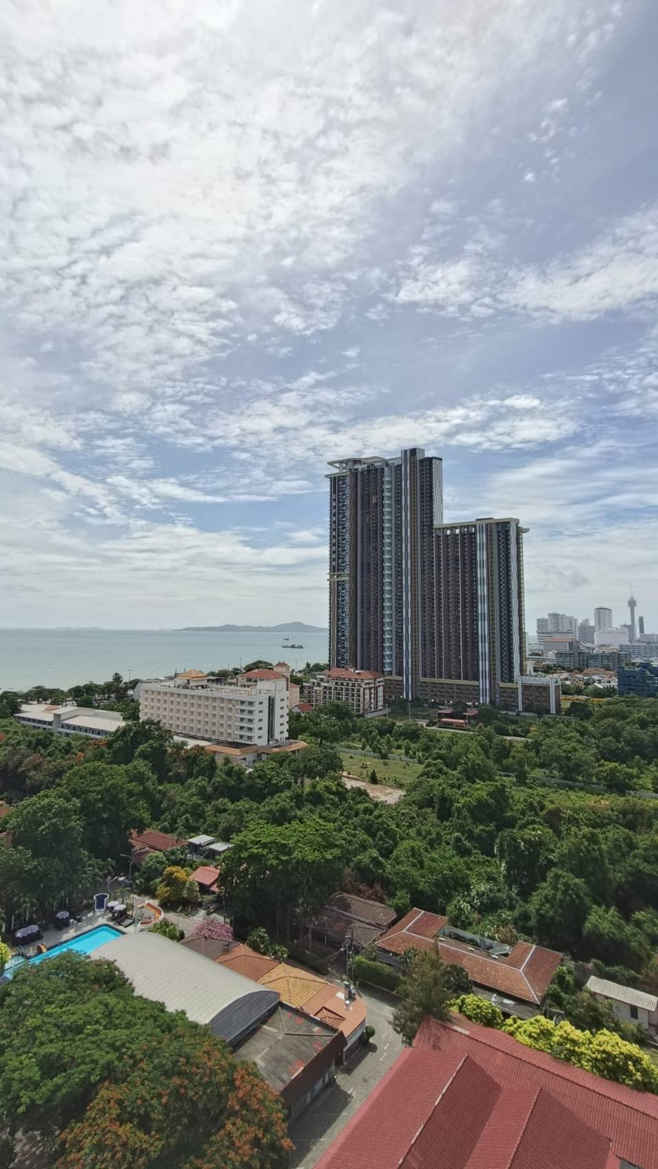  Vibrant Studio 33 SQM.@ Rimhat Condo