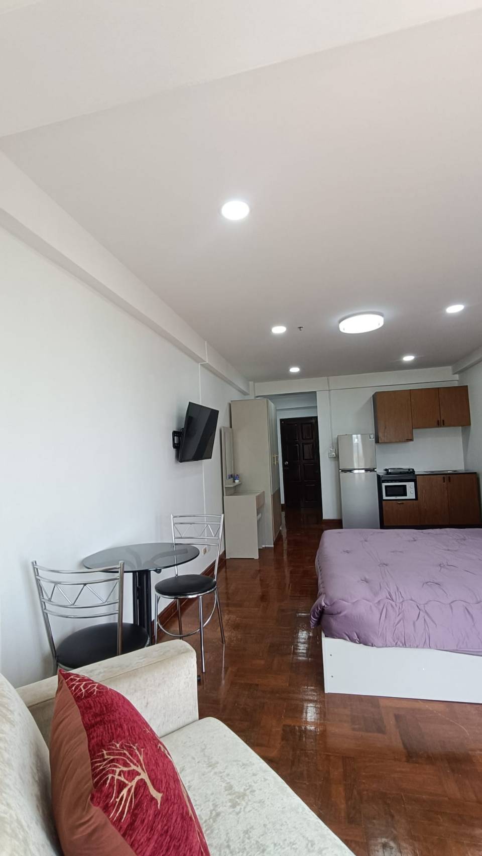  Vibrant Studio 33 SQM.@ Rimhat Condo