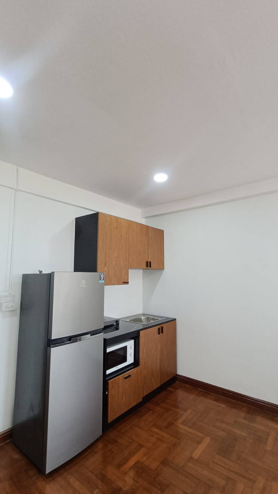  Vibrant Studio 33 SQM.@ Rimhat Condo