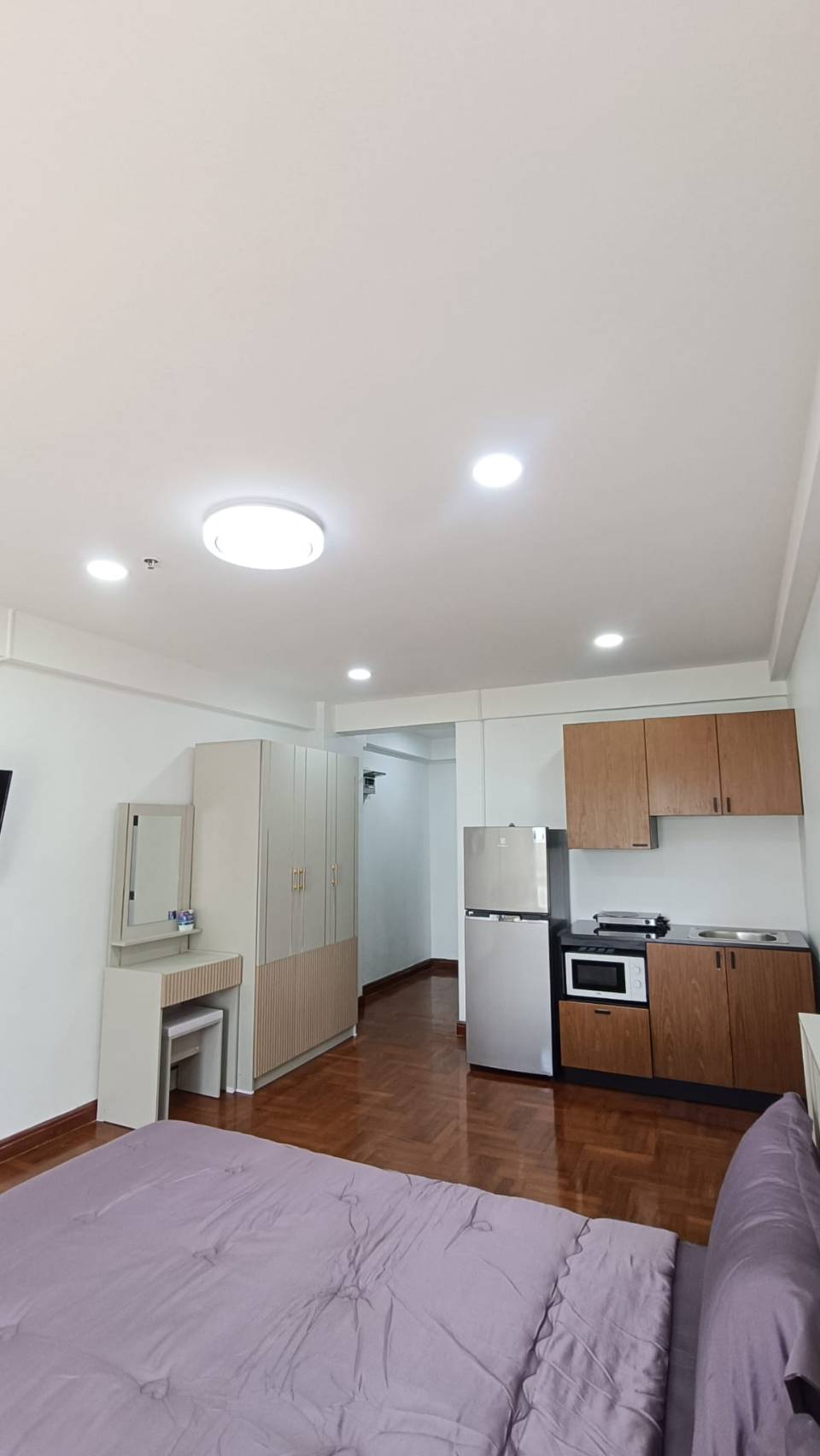  Vibrant Studio 33 SQM.@ Rimhat Condo