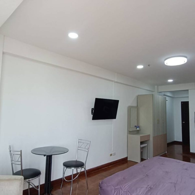  Vibrant Studio 33 SQM.@ Rimhat Condo