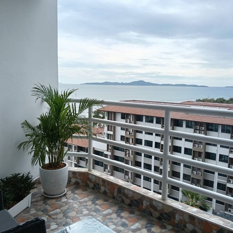 Newly Renovated Condo Studio 48 SQM. @ View Talay 7