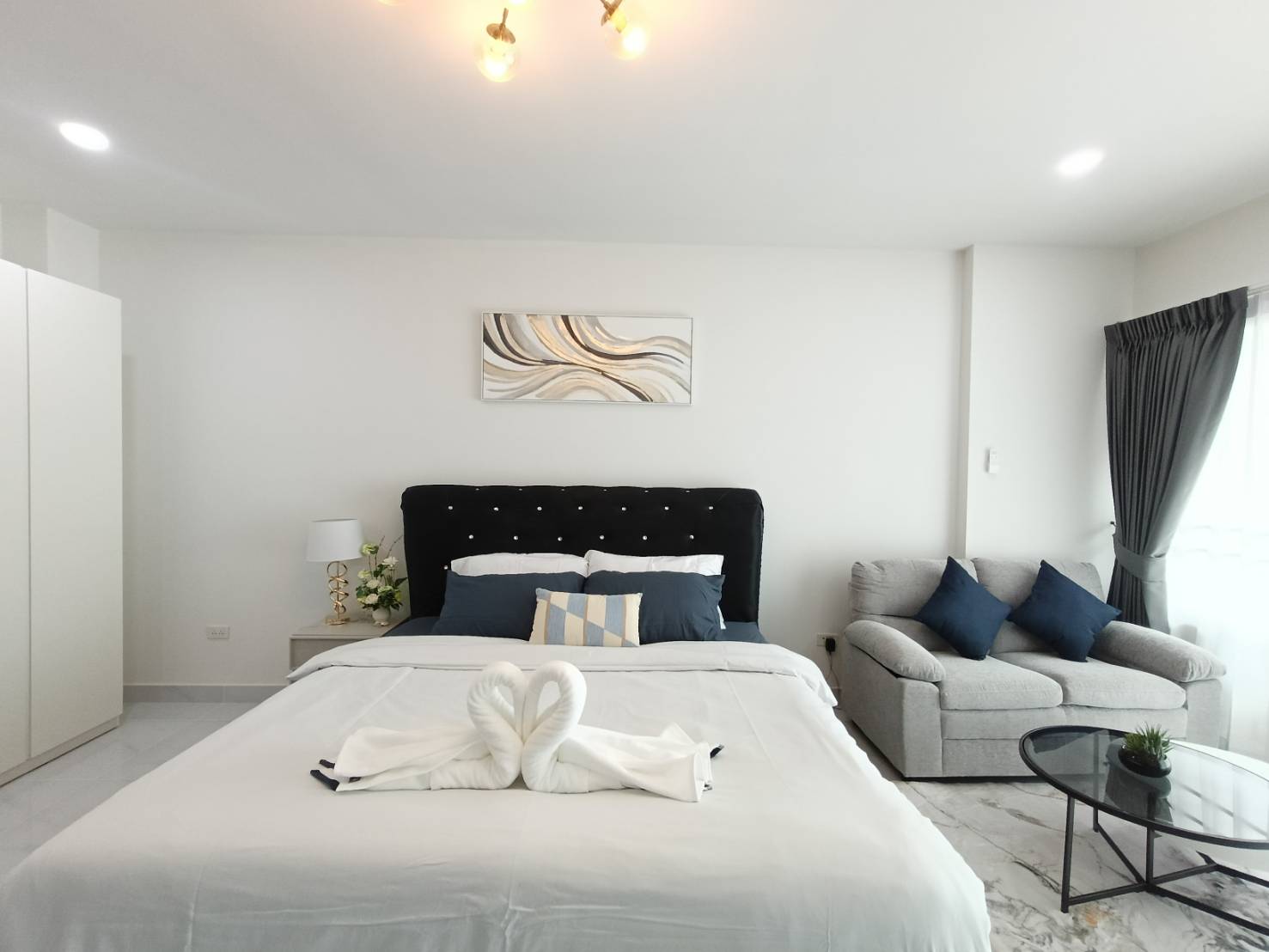 Newly Renovated Condo Studio 48 SQM. @ View Talay 7