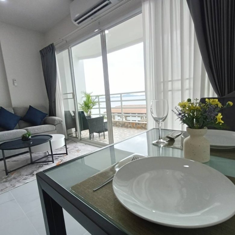 Newly Renovated Condo Studio 48 SQM. @ View Talay 7