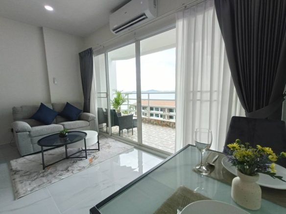 Newly Renovated Condo Studio 48 SQM. @ View Talay 7
