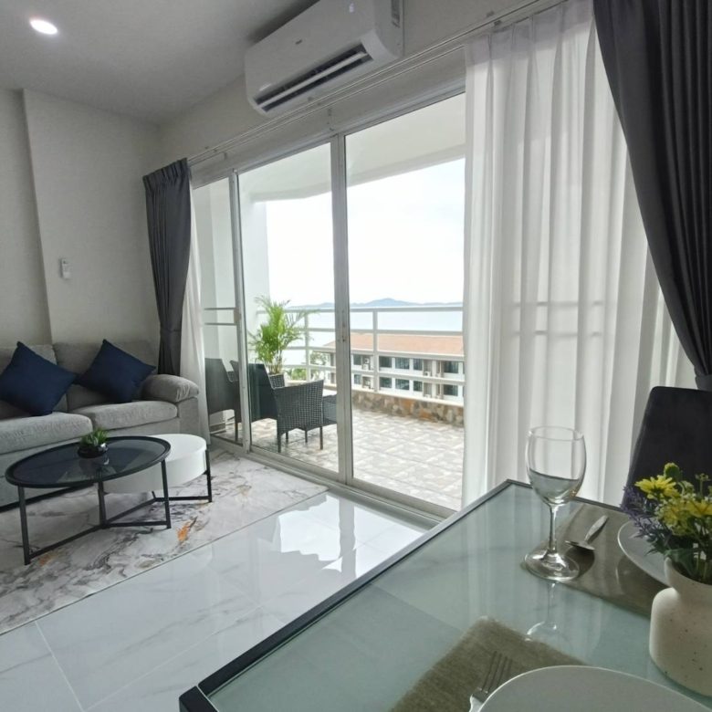 Newly Renovated Condo Studio 48 SQM. @ View Talay 7
