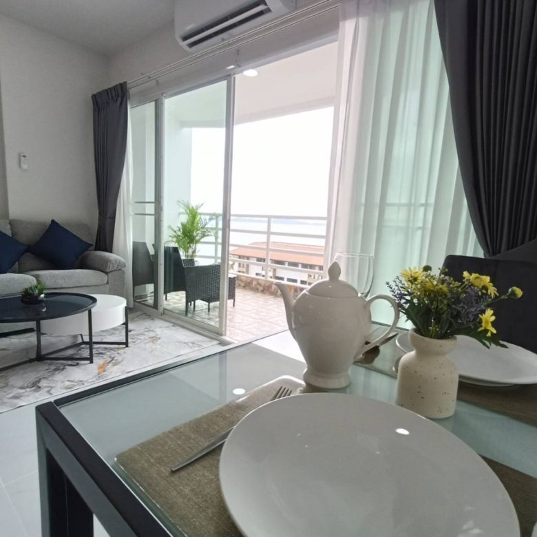 Newly Renovated Condo Studio 48 SQM. @ View Talay 7