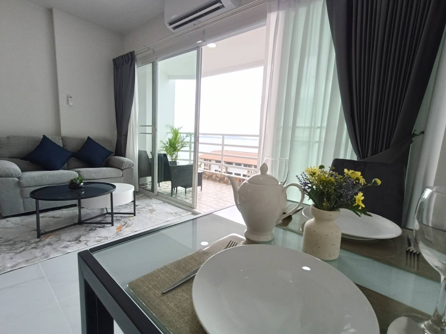 Newly Renovated Condo Studio 48 SQM. @ View Talay 7