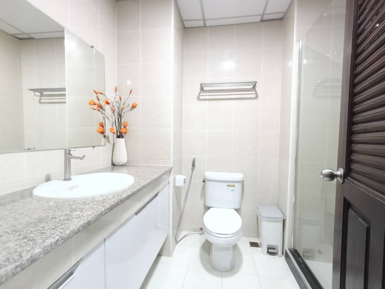 Newly Renovated Condo Studio 48 SQM. @ View Talay 7