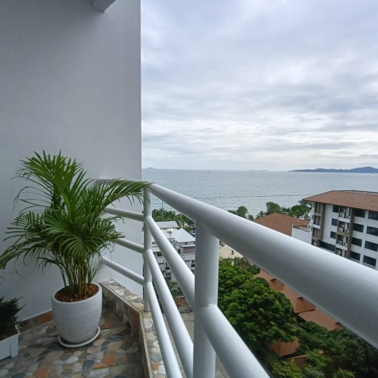Newly Renovated Condo Studio 48 SQM. @ View Talay 7