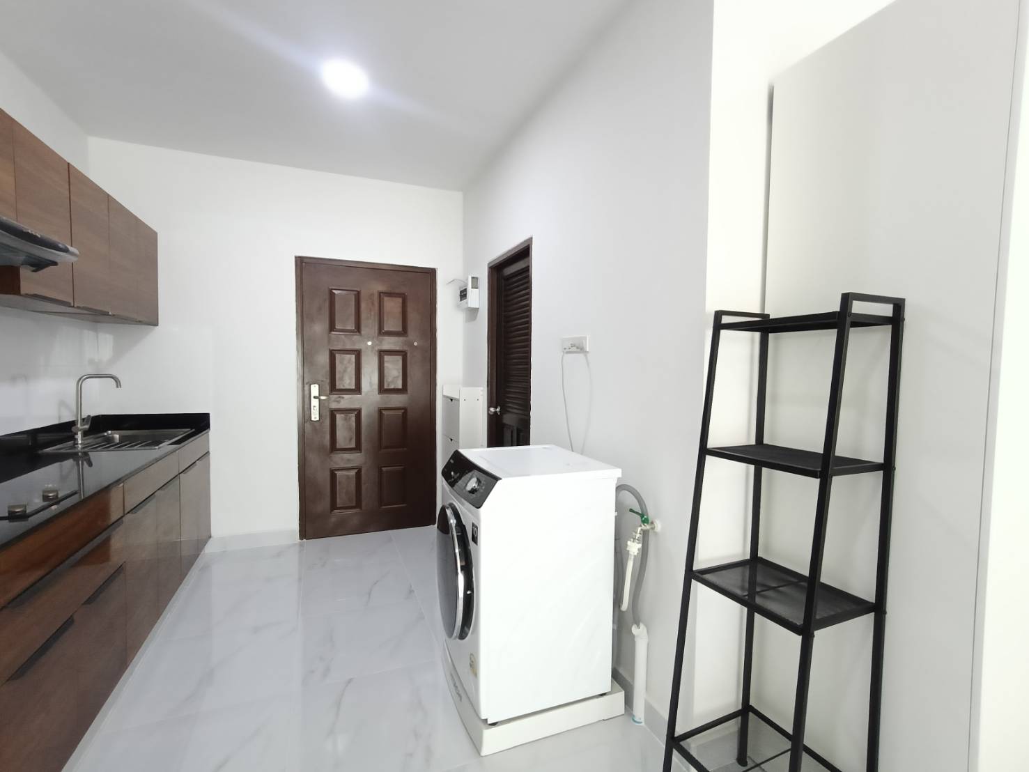 Newly Renovated Condo Studio 48 SQM. @ View Talay 7