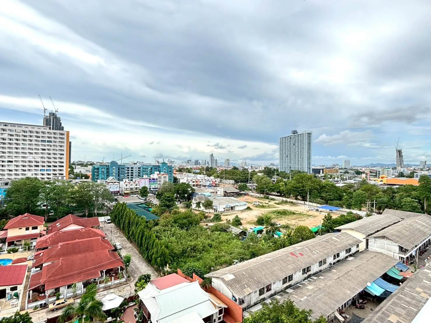 Peaceful Environment Condo 2 Bed, 2 Bath 115.41 SQM. @ View Talay 2B