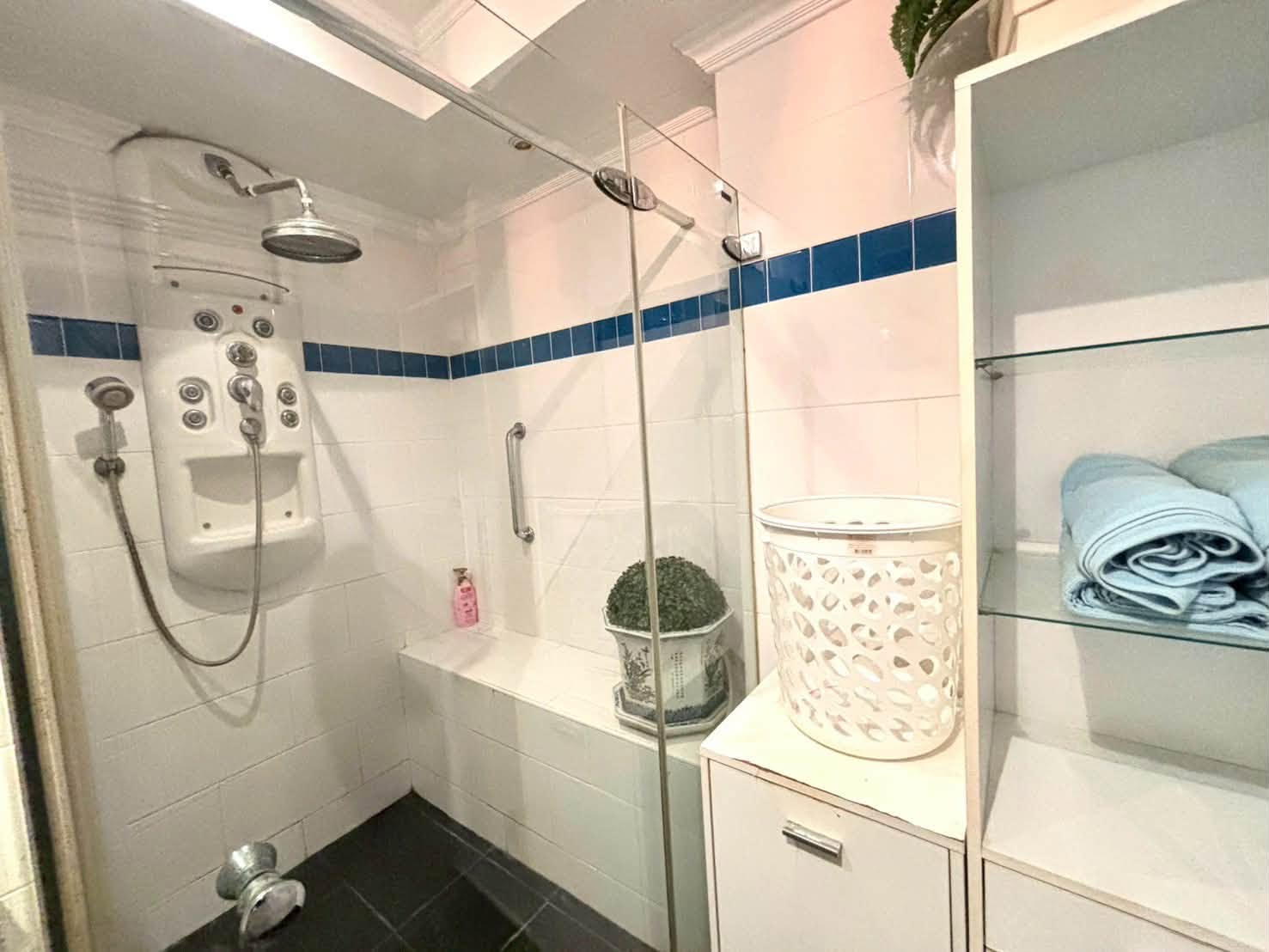 Peaceful Environment Condo 2 Bed, 2 Bath 115.41 SQM. @ View Talay 2B