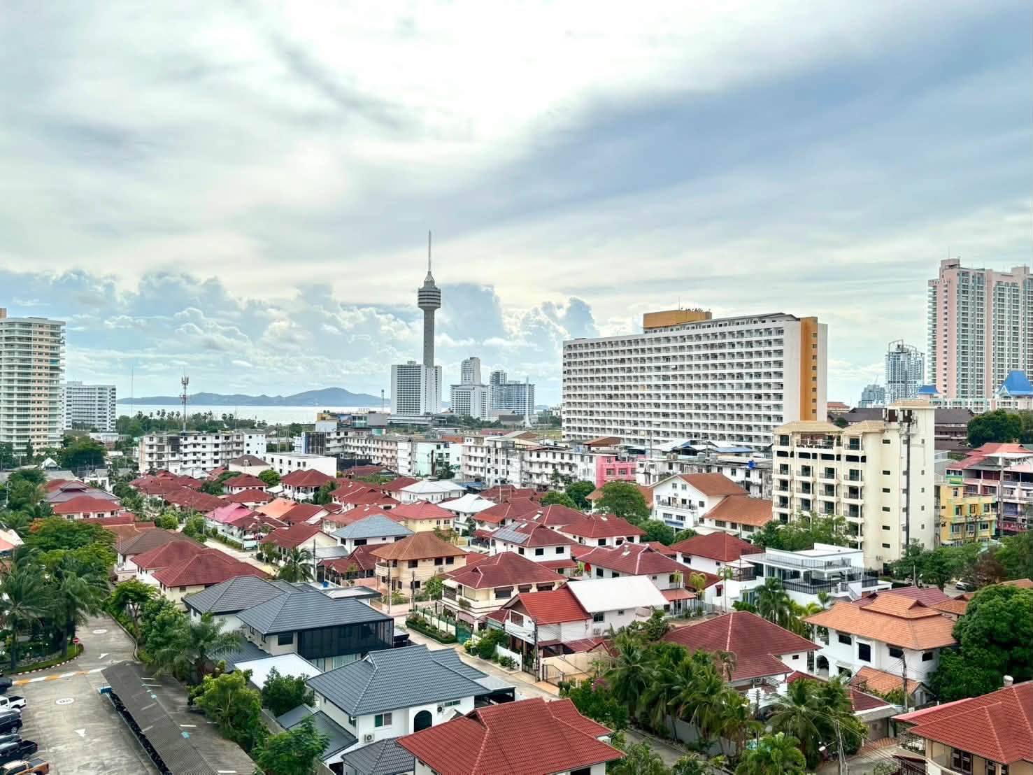 Peaceful Environment Condo 2 Bed, 2 Bath 115.41 SQM. @ View Talay 2B