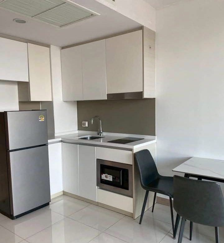 Convenient Transportation Condo 1 Bed, 1 Bath 36 SQM. @ The Riviera Wongamat Beach