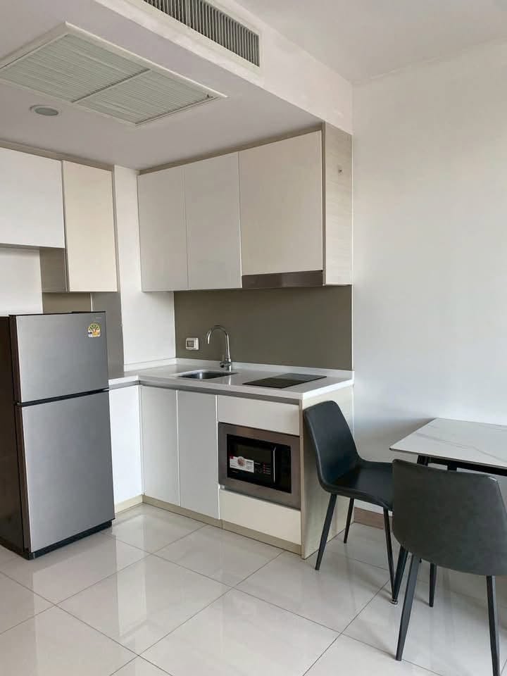 Convenient Transportation Condo 1 Bed, 1 Bath 36 SQM. @ The Riviera Wongamat Beach