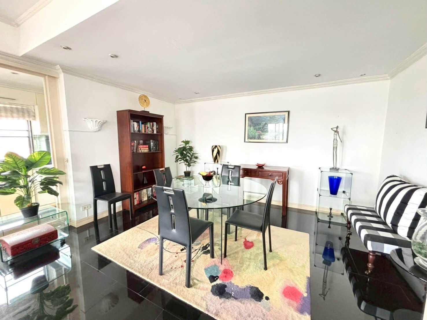 Peaceful Environment Condo 2 Bed, 2 Bath 115.41 SQM. @ View Talay 2B