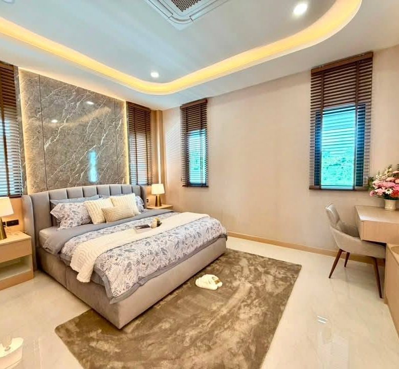 Stunning Pool Villa 4 Bed, 5 Bath 112 SQW. @ Huai Yai