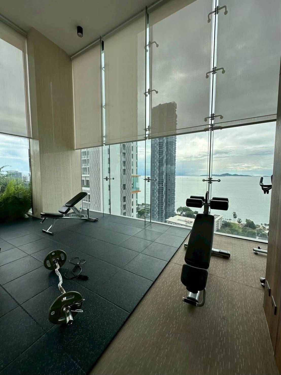 Convenient Transportation Condo 1 Bed, 1 Bath 36 SQM. @ The Riviera Wongamat Beach