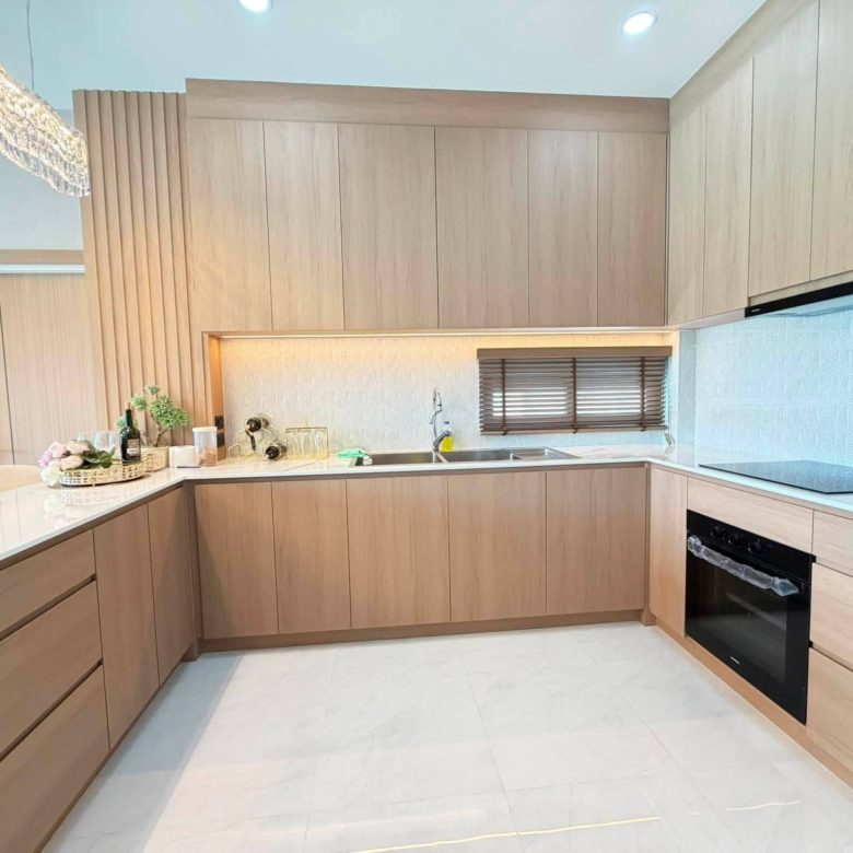 Stunning Pool Villa 4 Bed, 5 Bath 112 SQW. @ Huai Yai