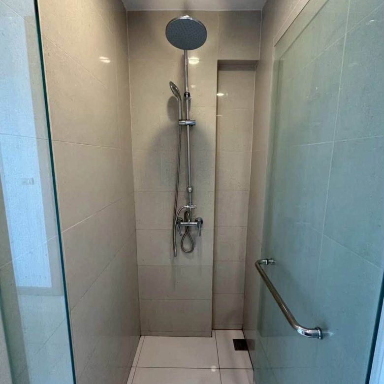 Convenient Transportation Condo 1 Bed, 1 Bath 36 SQM. @ The Riviera Wongamat Beach