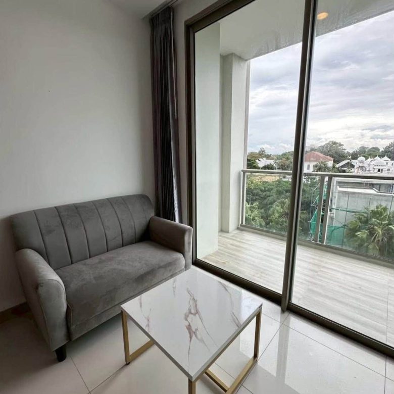 Convenient Transportation Condo 1 Bed, 1 Bath 36 SQM. @ The Riviera Wongamat Beach