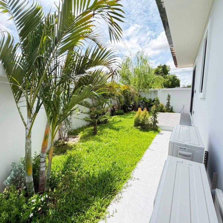 Stunning Pool Villa 4 Bed, 5 Bath 112 SQW. @ Huai Yai